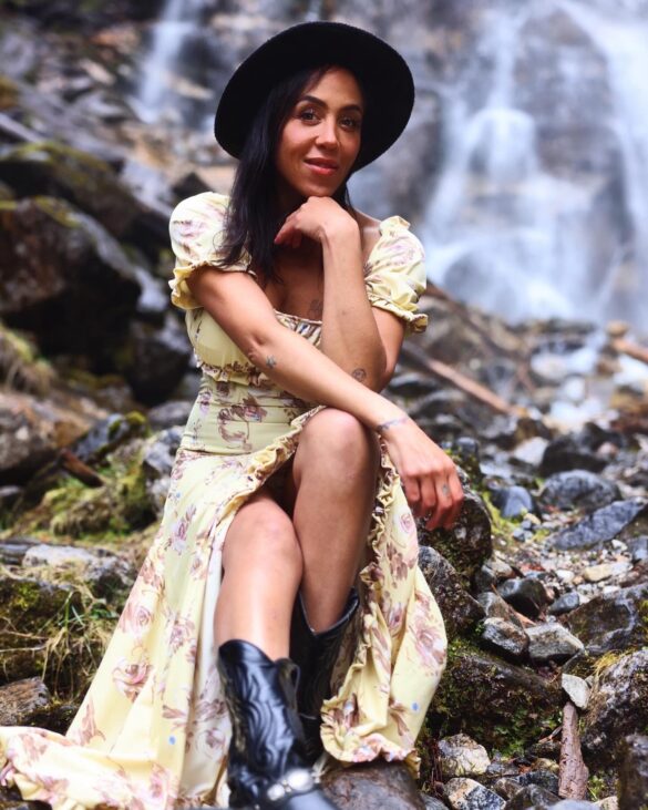 830399a3-6a12-4103-82a6-8e1c940bc4d7-1